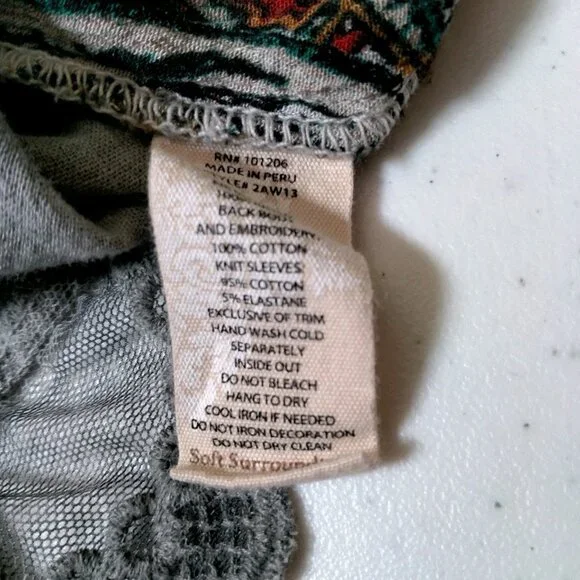 Soft Surroundings Tunic Top Shirt Women Small Gray Paisley Embroidered Lace Trim - Picture 9 of 16